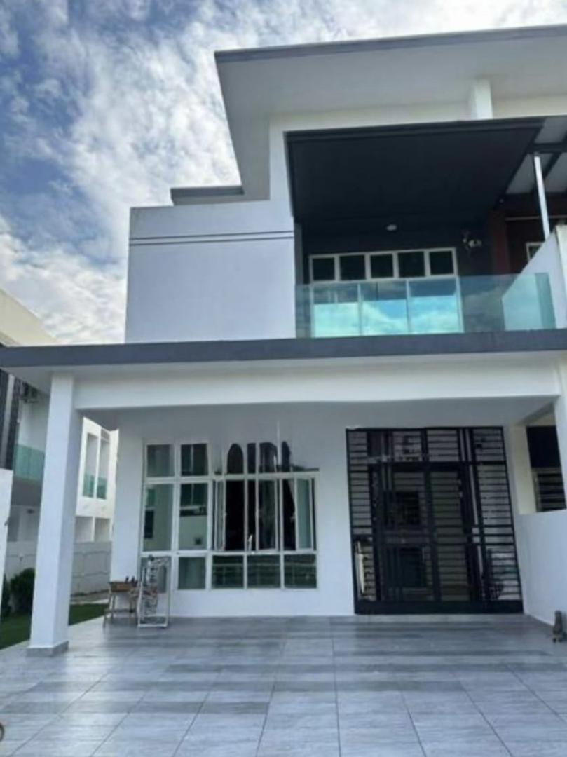 Taman Bestari Indah Double Storey Cluster House FOR SALE
