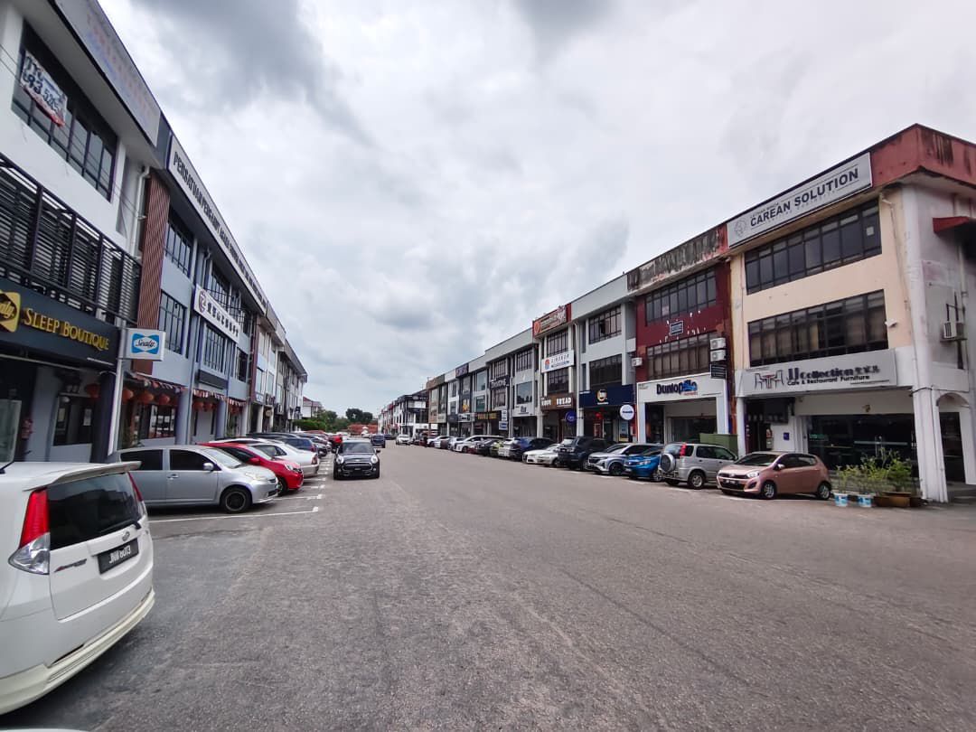 Molek Shoplot For Rent