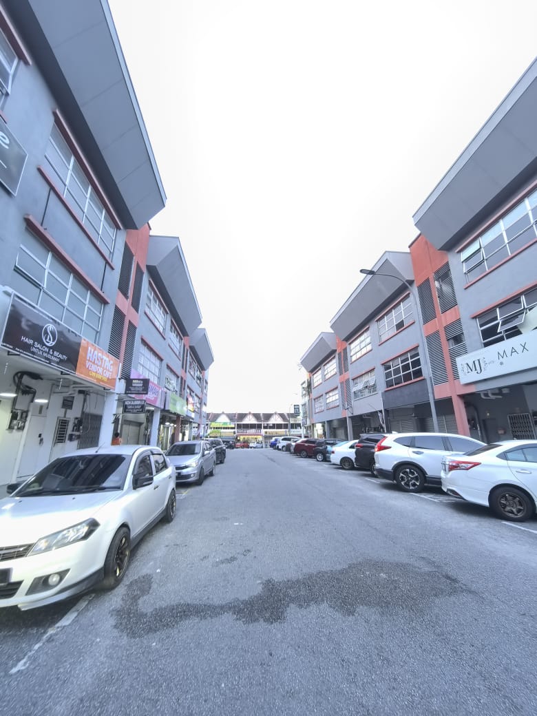 Kota Tinggi Three Storey Shoplot For Sale